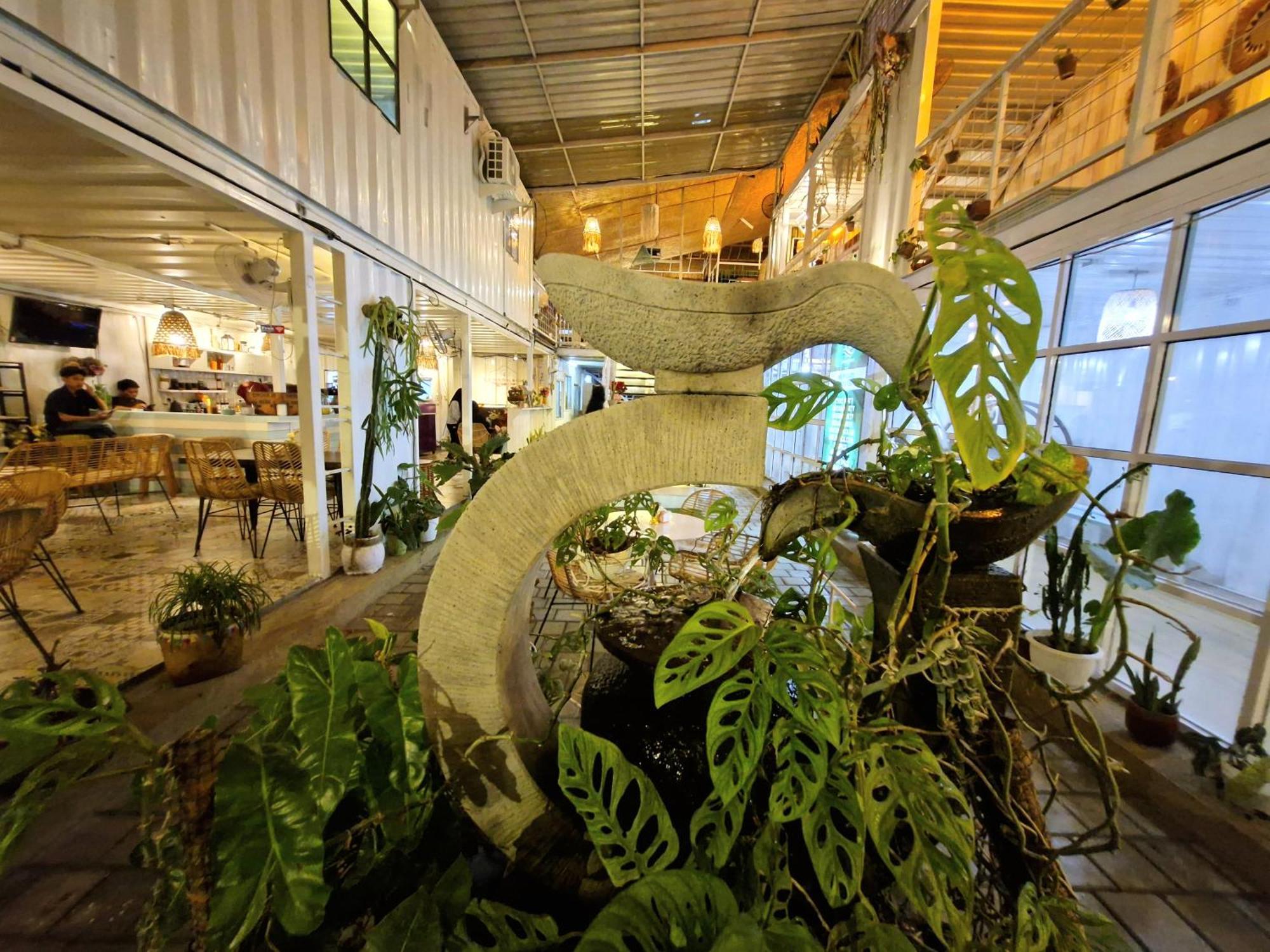 Karcof Container Hostel Senggigi Exteriör bild